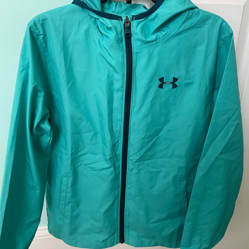 Lightly used Underarmour youth m wind cheater
